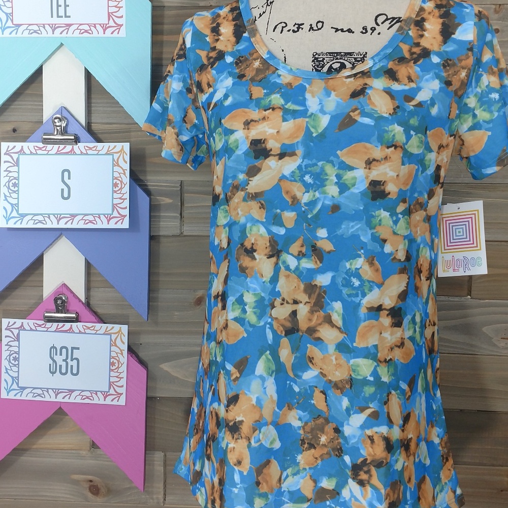 LuLaRoe NWT Small Classic Tee